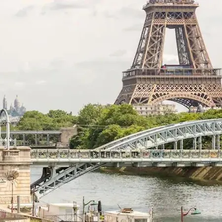 Appartamento Incredible Eiffel Tower View! Parigi